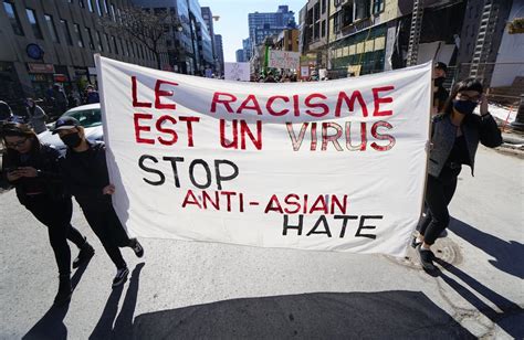 Photos Des Centaines De Personnes à La Manifestation Contre Le