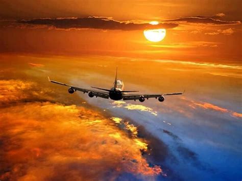Boeing 747 Flying Into Sunset At 30 000 Feet Aviation Airplane