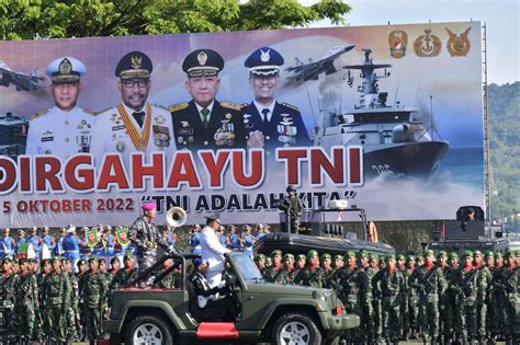 Pangdam Pattimura Hadiri Puncak Hut Ke Tni Defile Dan Sailing Pass