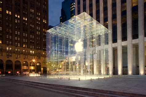 A Man With A Sword Terrorized Apples Flagship New York Store