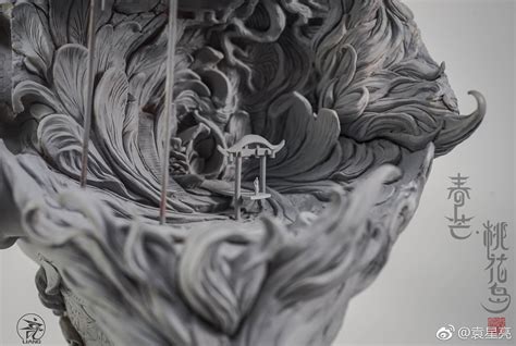 Surreal Landscapes Emerge From Stunning Bust Sculptures