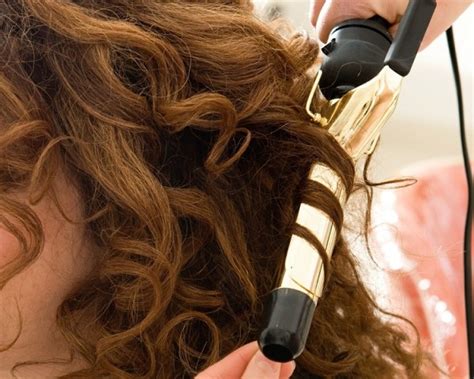 How To Curl Hair With A Curling Iron Curling Hair With A