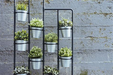 10 Vertical Gardening Ideas To Flex Your Green Thumb