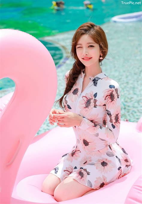Korean Fashion Model Kim Hee Jeong Pink Fantasy Flamingo Swimsuit