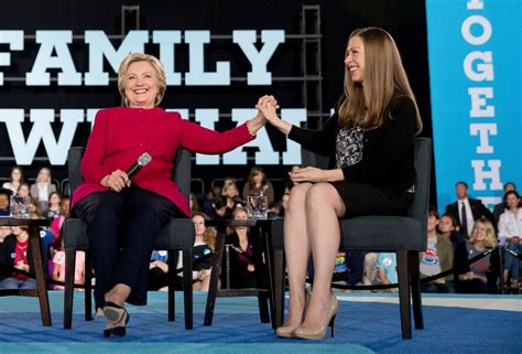 Hillary Chelsea Clinton Writing First Book Together On ‘gutsy Women’ New York Daily News