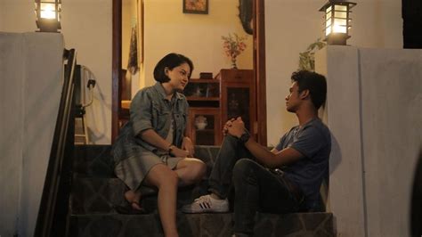 kisah cinta segitiga remaja dalam film tersanjung the movie radio unimma