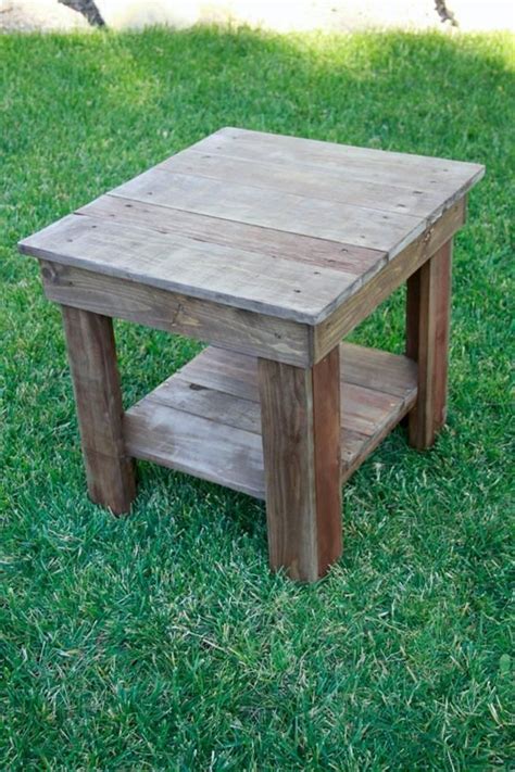 Recovered Pallet End Table Stain It With Chalk Paint Or Antique This