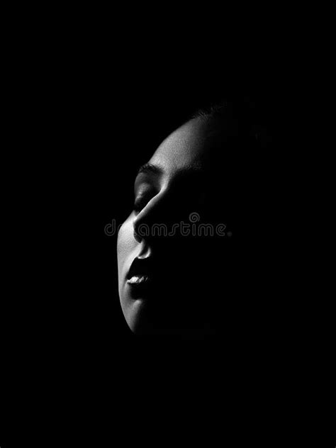 √ダウンロード Female Dark Light Photography 146362
