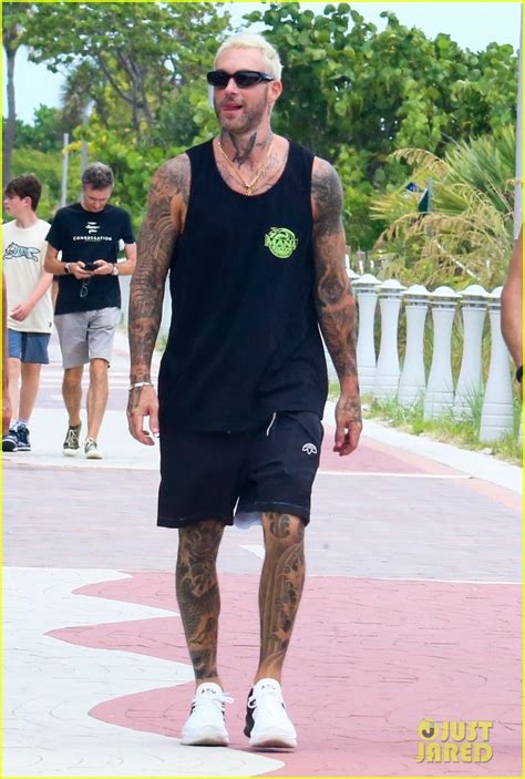 Photo Adam Levine Bleached Blonde Hair Tattoos Walk Around Miami Beach