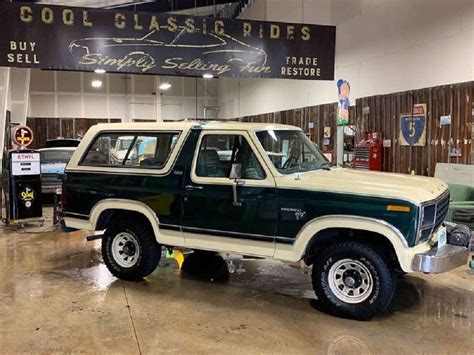 Two Tone Tuesday Classic Bronco A Born Outdoorsman Ford Daily Trucks