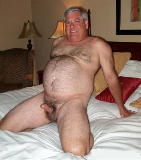 成熟した年上の裸の男性 ポルノ写真