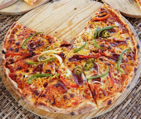 We're known for our fresh, homemade pizza pies from traditional cheese and pepperoni to specialty options including chicken fajita, taco & veggie. Würzige Pizza Napoli - Rezept mit Bild - kochbar.de