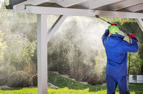 Don't let a pressure washer destroy your woodwork, strip your paint (unless you are repainting) or damage your roof. House | Soft Pressure Wash Services | Houston Texas