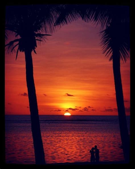A Romantic Couple 👫 During The Sunset On The Beach 🌊 👌 ☺ 💖 Tramonti Viaggio Alba