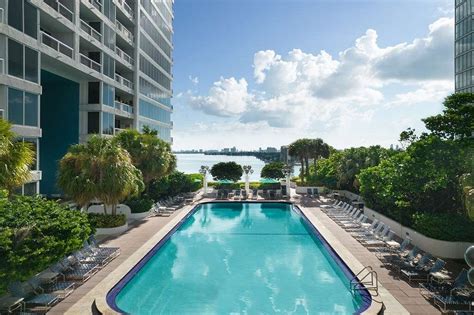 Doubletree By Hilton Grand Hotel Biscayne Bay Pool Pictures And Reviews