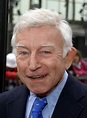 Henry Gibson Dies At Age 73 - Hollywood Gossip & World News