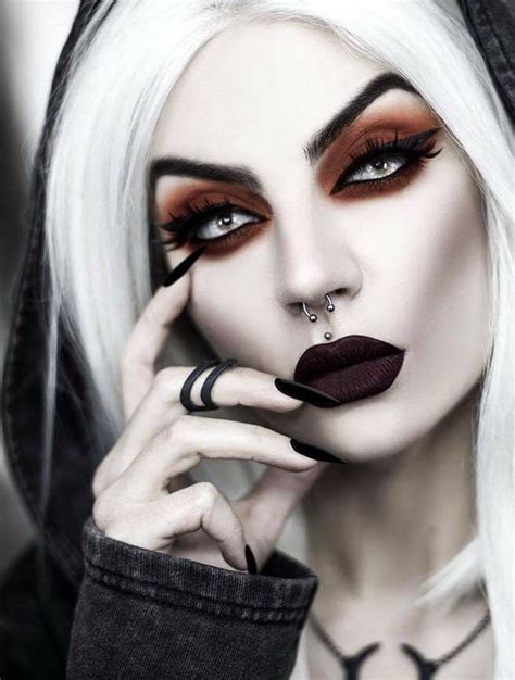 Pin By Karess Hutchison On Beatriz Mariano Vampire Makeup Gothic Beauty Gothic Makeup