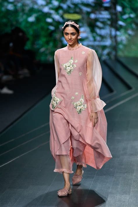 Nithya Reddy At Lotus Make Up India Fashion Week Springsummer 2020