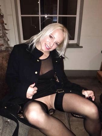 Amateur Blonde Hotwife MILF BBC Cuckold Slut Queen Of Spades 57
