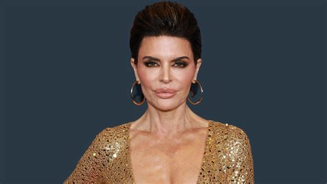 Rhobh Alum Lisa Rinna Says Death Threats And A Vision Of Her Late M