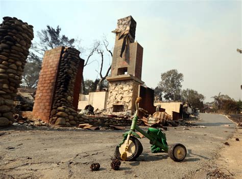 Woolsey Fire Crews Brace For Winds Return Two Bodies Found Were Badly