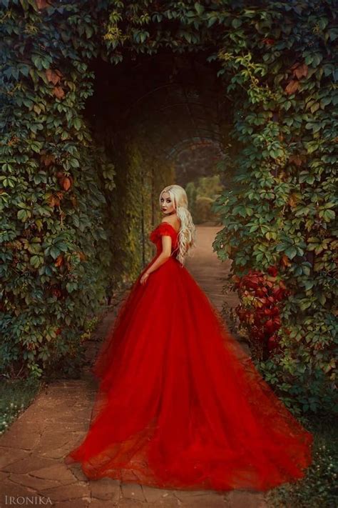 Red Ball Gowns Red Gowns Ball Dresses Quinceanera Photoshoot Quinceanera Photography