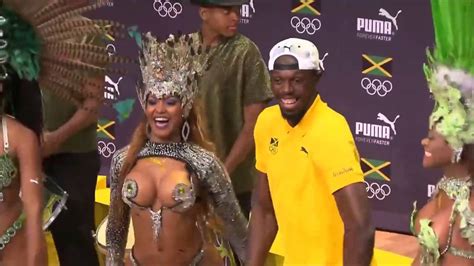 Usain Bolt Dances With Samba Girls At Rio Olympic 2 Youtube