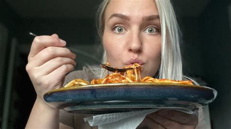 Asmr Eating Spaghetti 🍝 Soft Spoken Mukbang Chewing Sounds Youtube