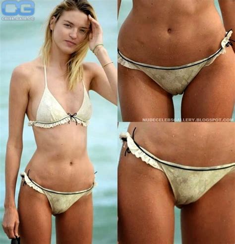Martha Hunt Skimpy Bikini Cameltoe In Miami Erotic And Porn Photos