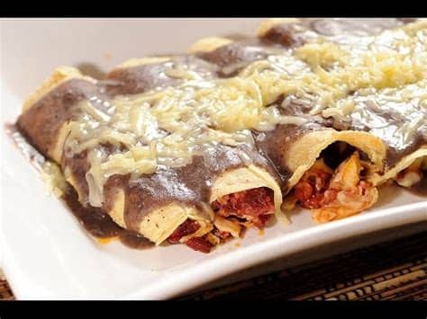 Si quieres elaborar tartas de queso y acertar siempre con tus comensales, entra y conoce los pasos exactos y las técnicas culinarias más seguras. Enfrijoladas con chorizo y queso - Receta de Cocina al ...