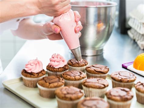 Cupcake Baking Tips From Somewhat Simple