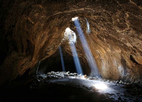 Skylight Cave Is One Of Oregons Most Incredible Natural Phenomena