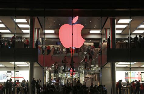 Apple Turns Red For World Aids Day