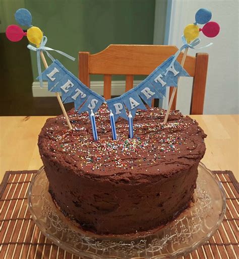 This past weekend, it was my boyfriend erlend's birthday. Zola's Mom: Homemade Chocolate Birthday Cake