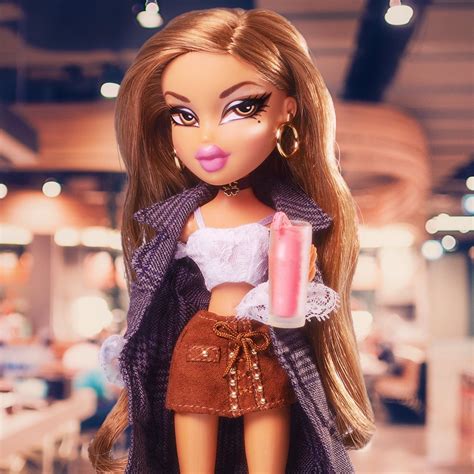 Pin By La ☁️ On Bratz Bratz Girls Bratz Doll Outfits Brat Doll