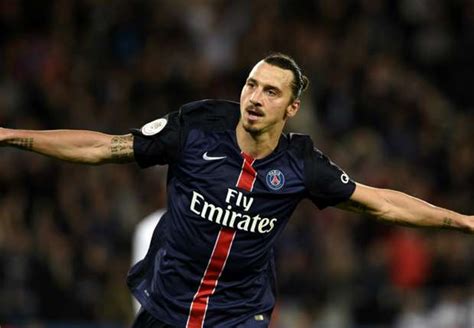 „ich habe noch ein zweites, trockenes trikot dabei. Nike Paris St. Germain Trikot 10 Zlatan Ibrahimovic home ...