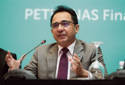 Over the years, he has held various positions including executive assistant to the president; Bekas CEO Petronas dilantik Pengerusi DRB-HICOM - Utusan ...