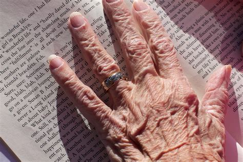 Hands Of Time Dailyshoot 20101202 Make A Photo Today T Flickr