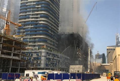 Fire Engulfs Dubai Tower In Citys Downtown District Astro Awani