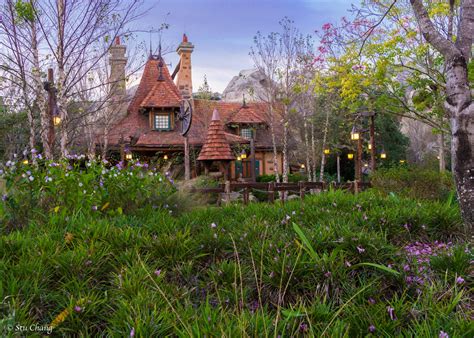 Capturing Disney Maurices Cottage Magic Kingdom