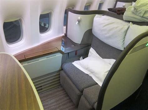 I could lay completely flat with plenty of room to the easiest way to book cathay pacific's first class is by paying for it. Cathay Pacific First Class Hong Kong To Tokyo Narita - One ...