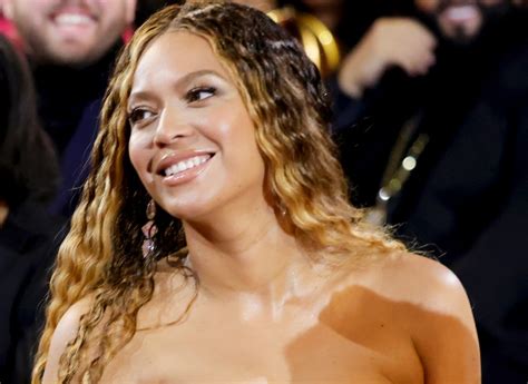 Beyonc Runs The World In A Naked Dress Gold Nipple Covers Trendradars