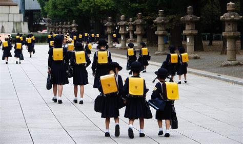 Little Girls Going To School Japanese Elementary School Japanese