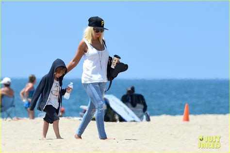 Photo Christina Aguilera Hits The Beach With Jordan Bratman Max 27