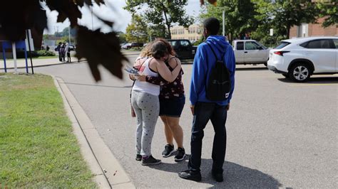 Teen Fatally Stabbed At Fitzgerald High School In Warren