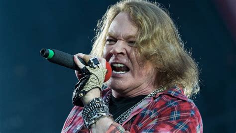 Axl Rose wants an unflattering 'fat' picture removed from the internet | Stuff.co.nz