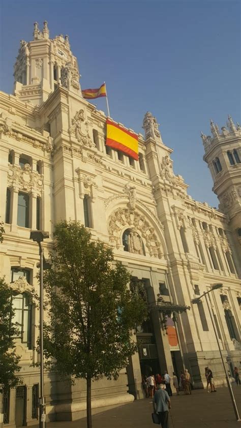 Productos de #españa ¿sabías que la cerámica de #sargadelos, en #lugo, es de las más famosas? El Ayuntamiento de Madrid cuelga una bandera de España ...