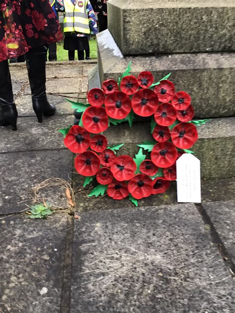 Catcliffe Primary On Twitter We Made A Poppy Wreath And Took It To