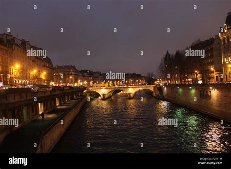 River Seine Paris At Night Stock Photo Alamy