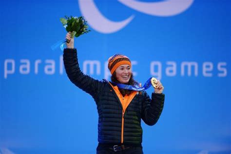 Zij werd zes maal nederlands kampioen op de onderdelen halfpipe en snowboardcross. Сноубординг - это жизнь Бибиан Ментель-Спе